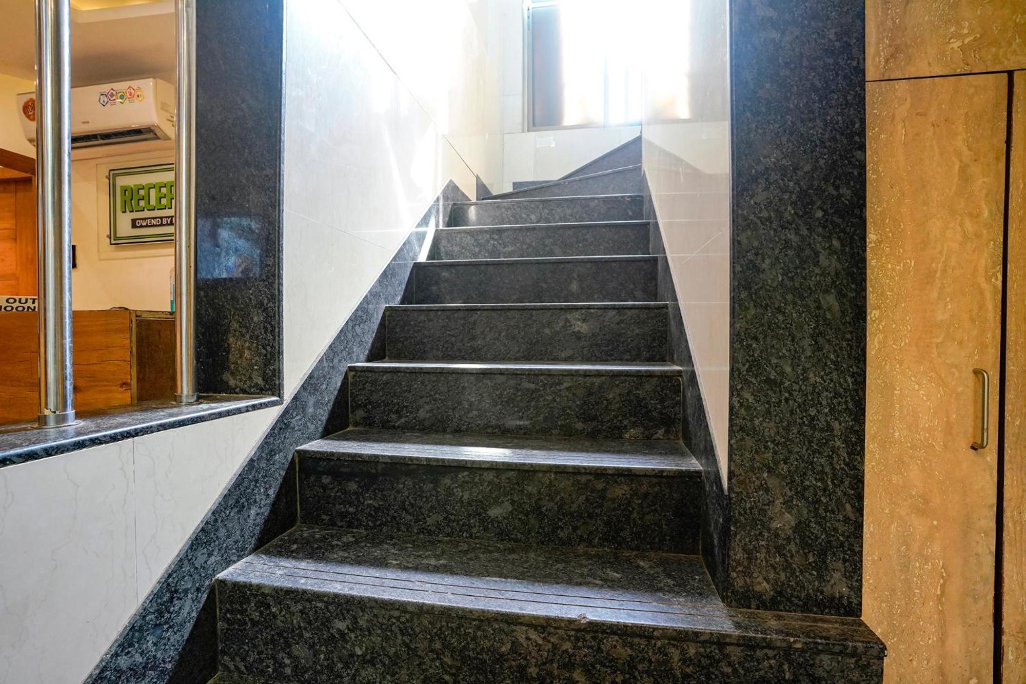 Fabhotel Regal Inn Bombay Eksteriør billede